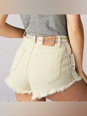 Lee Vintage Modern Cut Off jean shorts in ecru